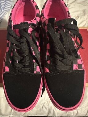 Vans Women's Pink and Black Checkerboard Lace-Up Sneakers